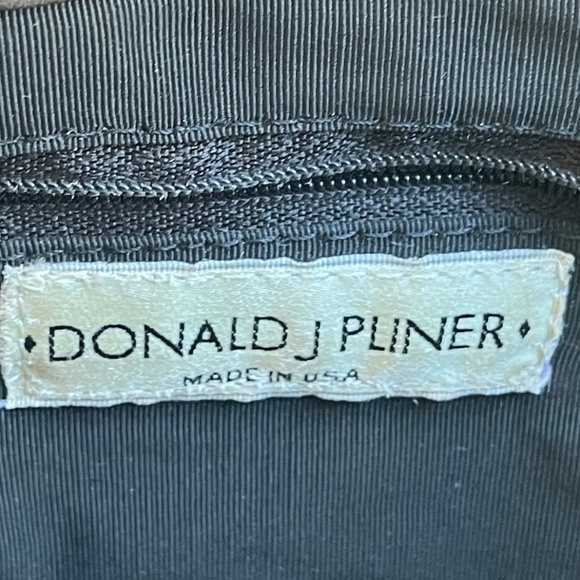 Donald J. Pliner Genuine Leather Handbag Croc-embossed Brown Patent Shine - Picture 10 of 13